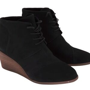 Tom’s Hyde wedge booties size 8.5